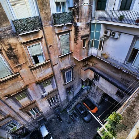 Sciuscia Beb Spaccanapoli فندق مبيت وإفطار