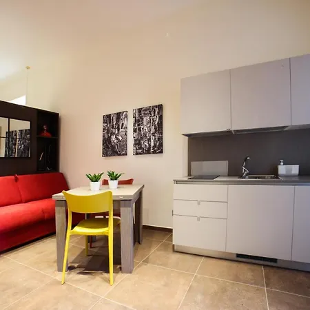 Sciuscia Beb Spaccanapoli فندق مبيت وإفطار 4*