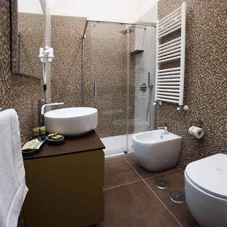 فندق مبيت وإفطار Sciuscia Beb Spaccanapoli 4*