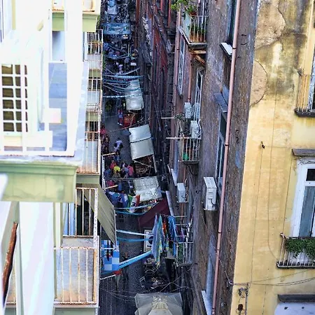 فندق مبيت وإفطار Sciuscia Beb Spaccanapoli 4*