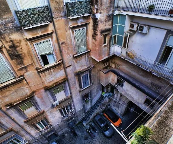 Sciuscia Beb Spaccanapoli Bed and Breakfast