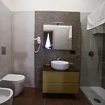 Sciuscia Beb Spaccanapoli Bed & Breakfast Naples