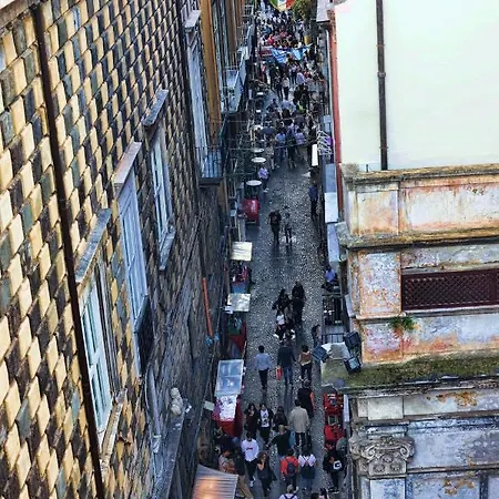 Nocleg ze śniadaniem Sciuscia Beb Spaccanapoli 4*