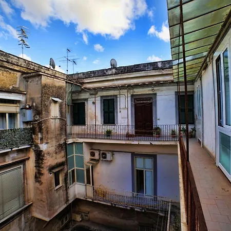 Nocleg ze śniadaniem Sciuscia Beb Spaccanapoli 4*