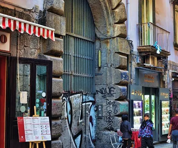 B&B Sciuscia Beb Spaccanapoli 4*