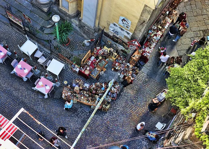 Sciuscia Beb Spaccanapoli B&B 4*